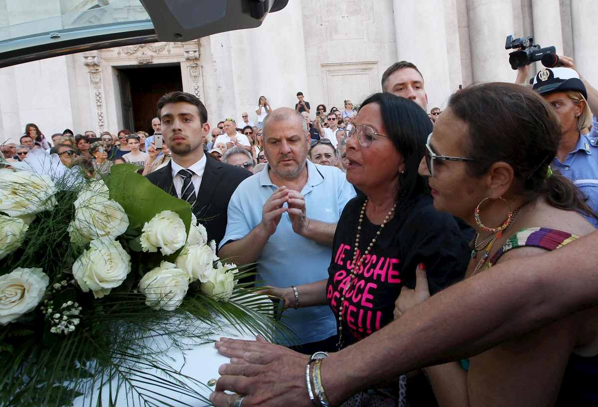 donne ilva funerale nadia toffa
