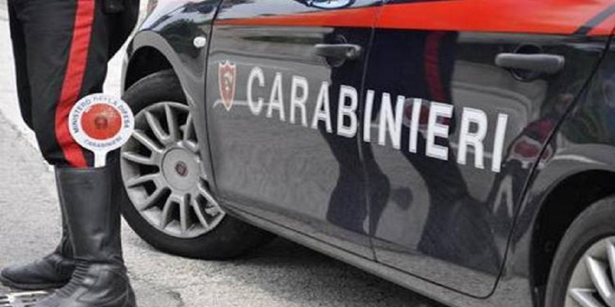Una volante dei carabinieri