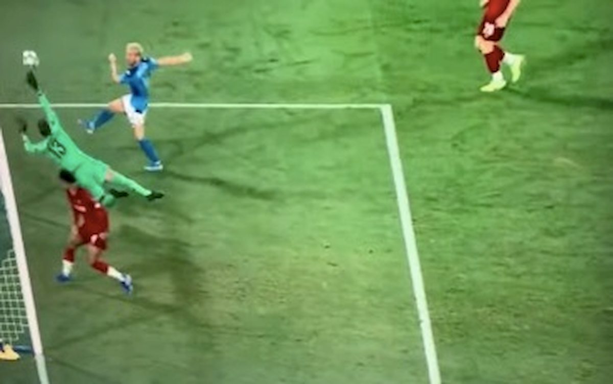 Adrian parata Mertens Napoli Liverpool video YouTube