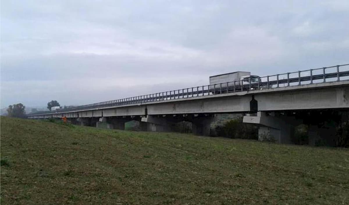 Catania, tre funzionari dellʼAnas arrestati per corruzione: chiedevano mazzette per le manutenzioni