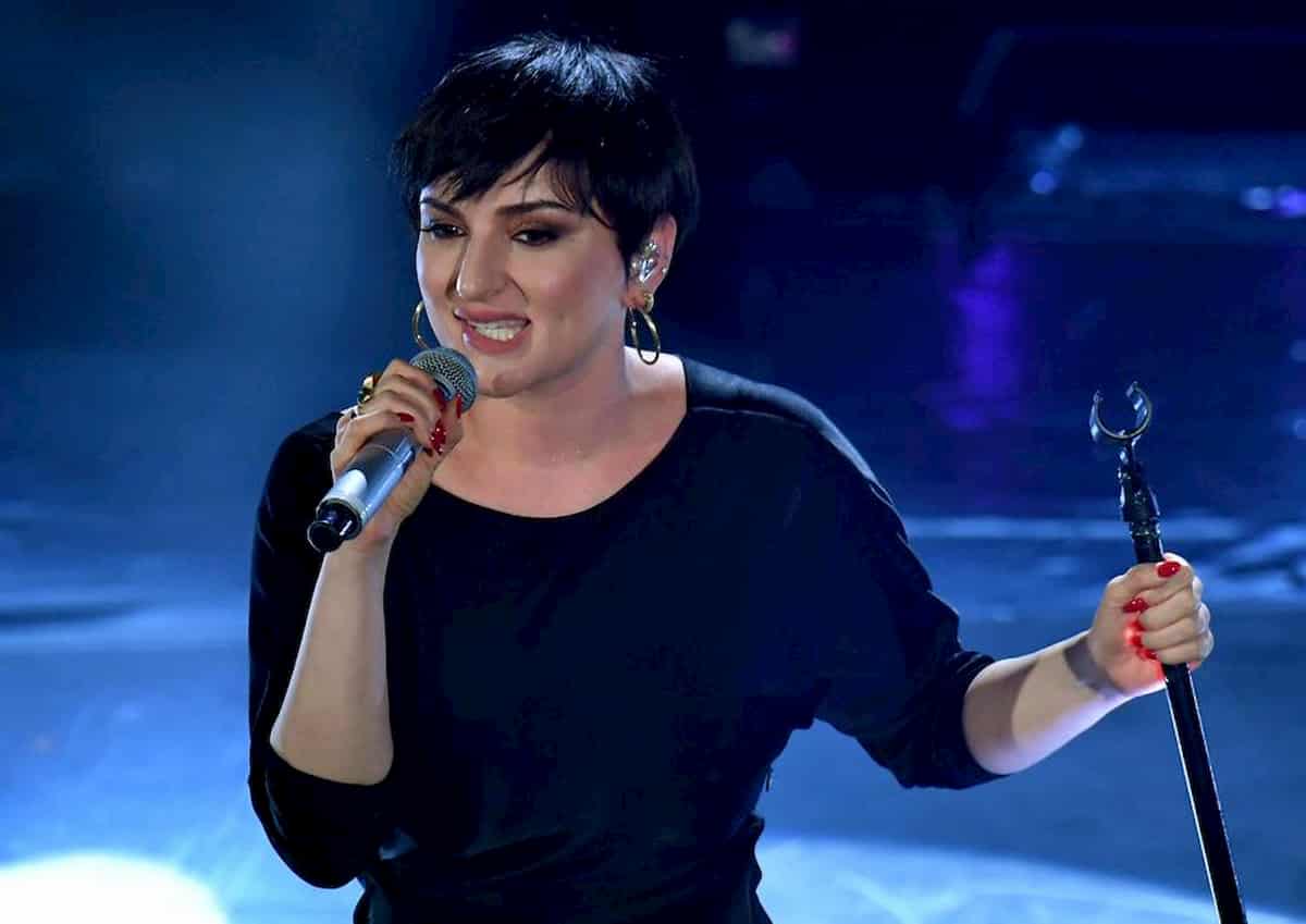 Arisa, la mamma indagata a Potenza nell'inchiesta sull'Inps. Accusa: "Fingeva di aver bisogno della carrozzina"