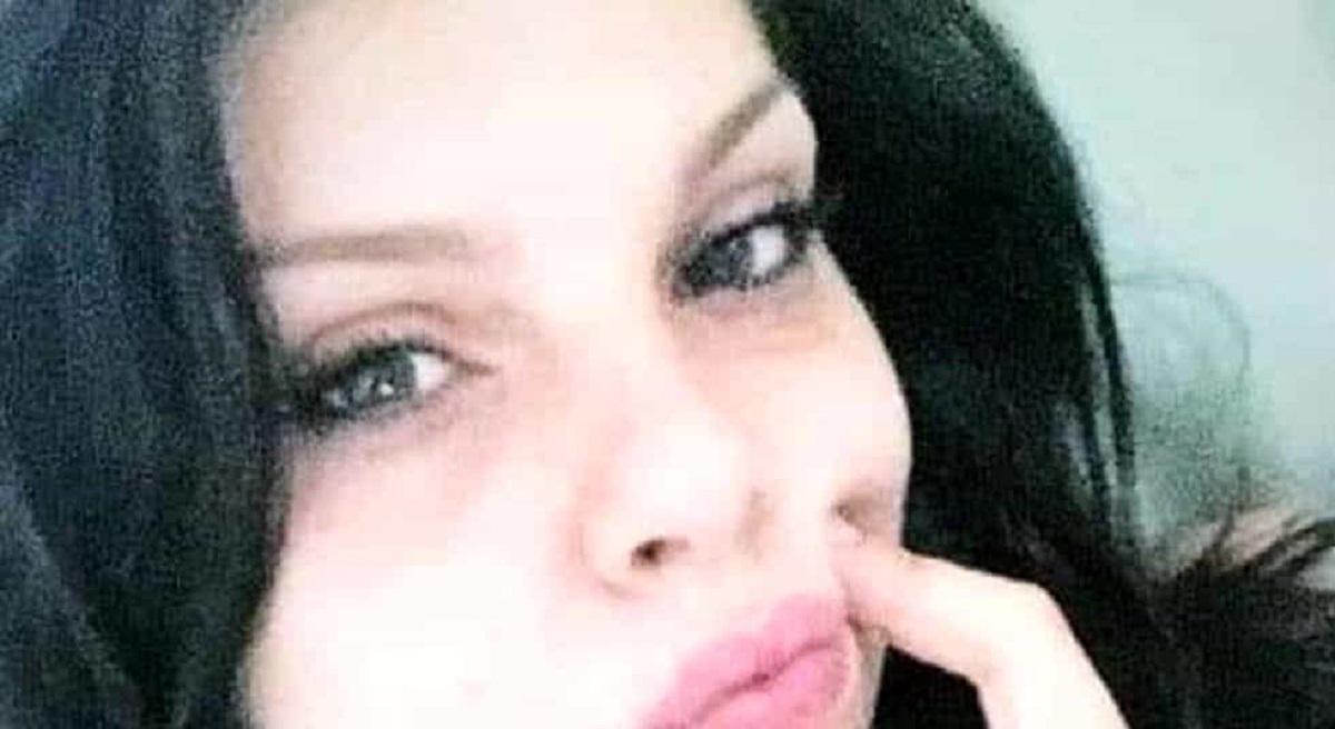 Asya Albano, Facebook