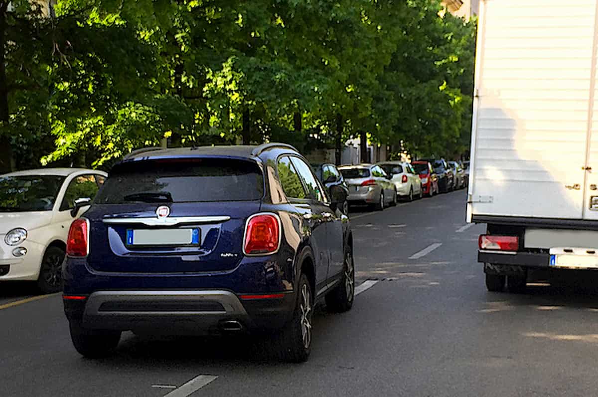 Auto, donne anziane alla guida battono gli uomini: più probabilità di incidenti