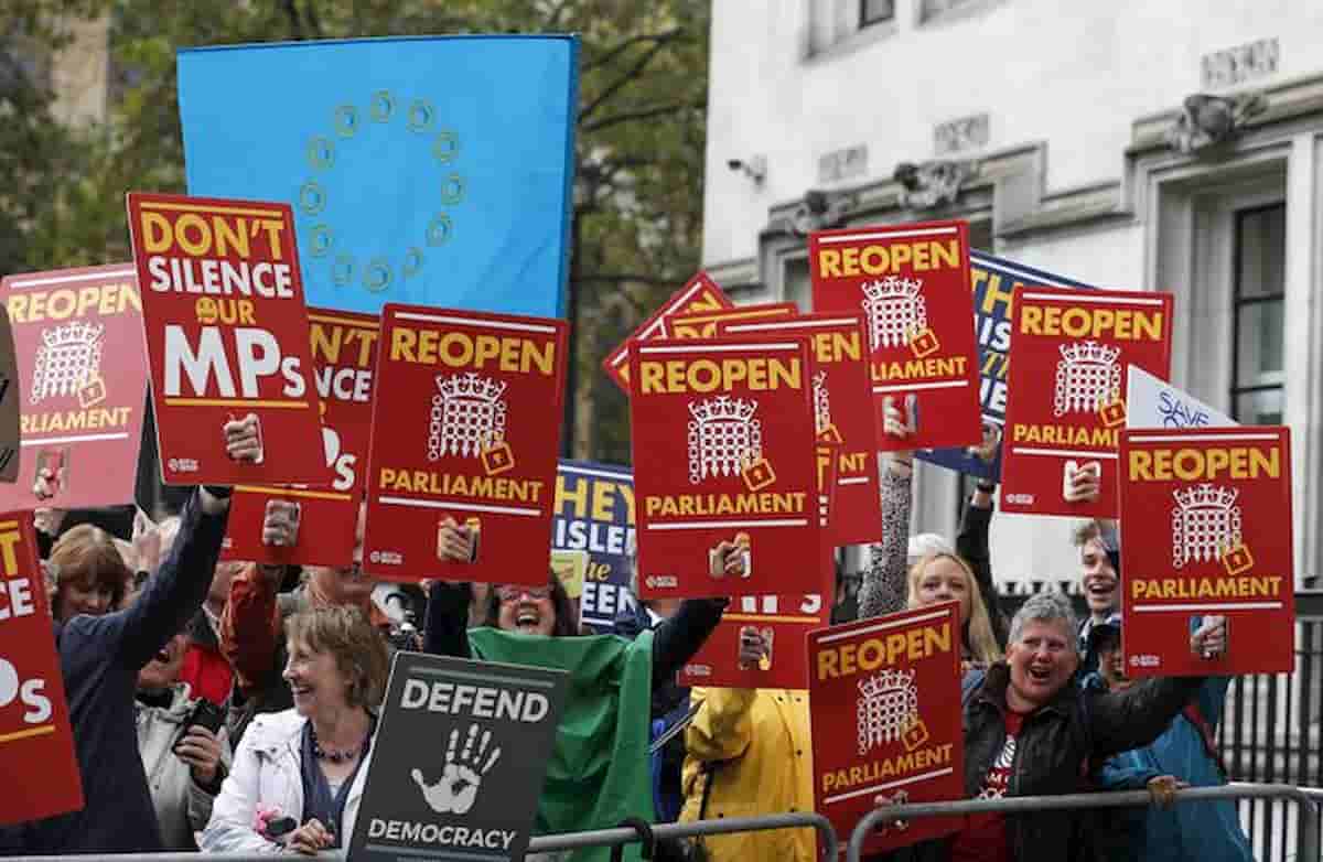 Brexit, da Londra un messaggio al mondo: il Parlamento non si tocca