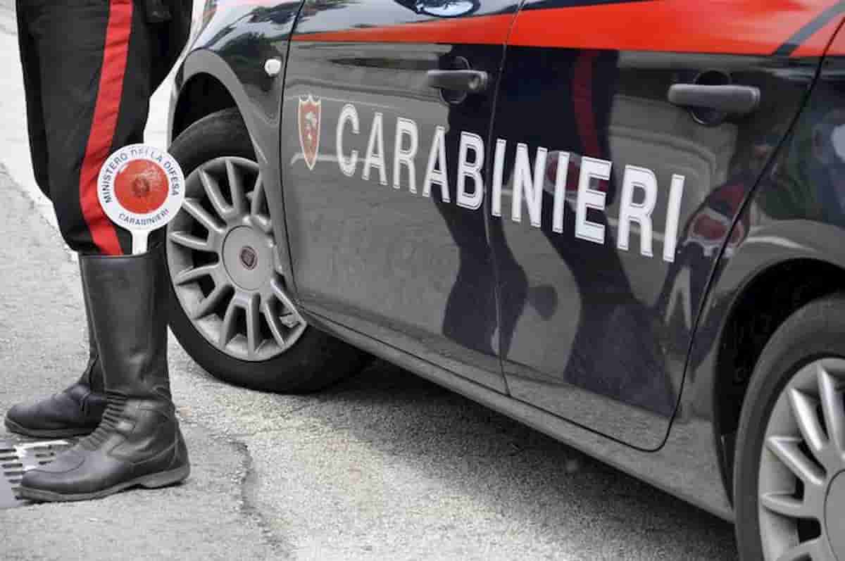 Oria (Brindisi): sequestra la ex compagna e la trascina in auto. Lo aiutava il fratello