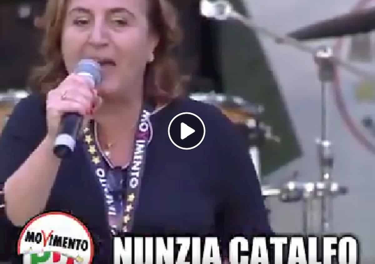 Matteo Salvini, attacco a Nunzia Catalfo e invito ai sindaci leghisti: "Non prendete rifugiati"