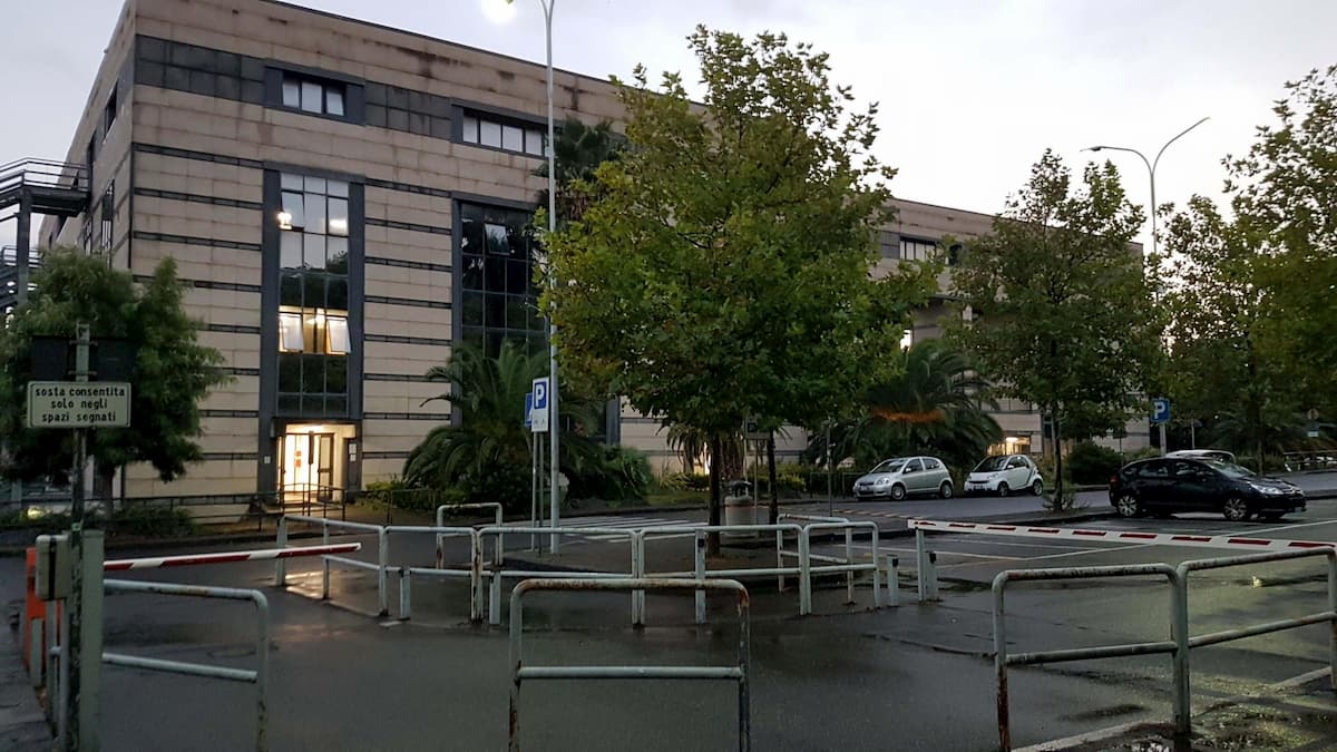 Catania, il papà che ha lasciato il figlio in auto: "Ho solo un vuoto in testa"