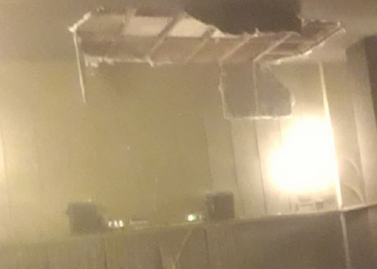 Milano, crolla controsoffitto del Cinema Ariosto durante la proiezione di "E poi c'è Katherine": 2 feriti