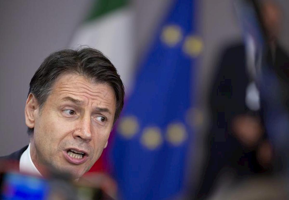 Conte a Bruxelles dopo la fiducia: "Patto su migranti e crescita. Penalità a chi non accoglie"