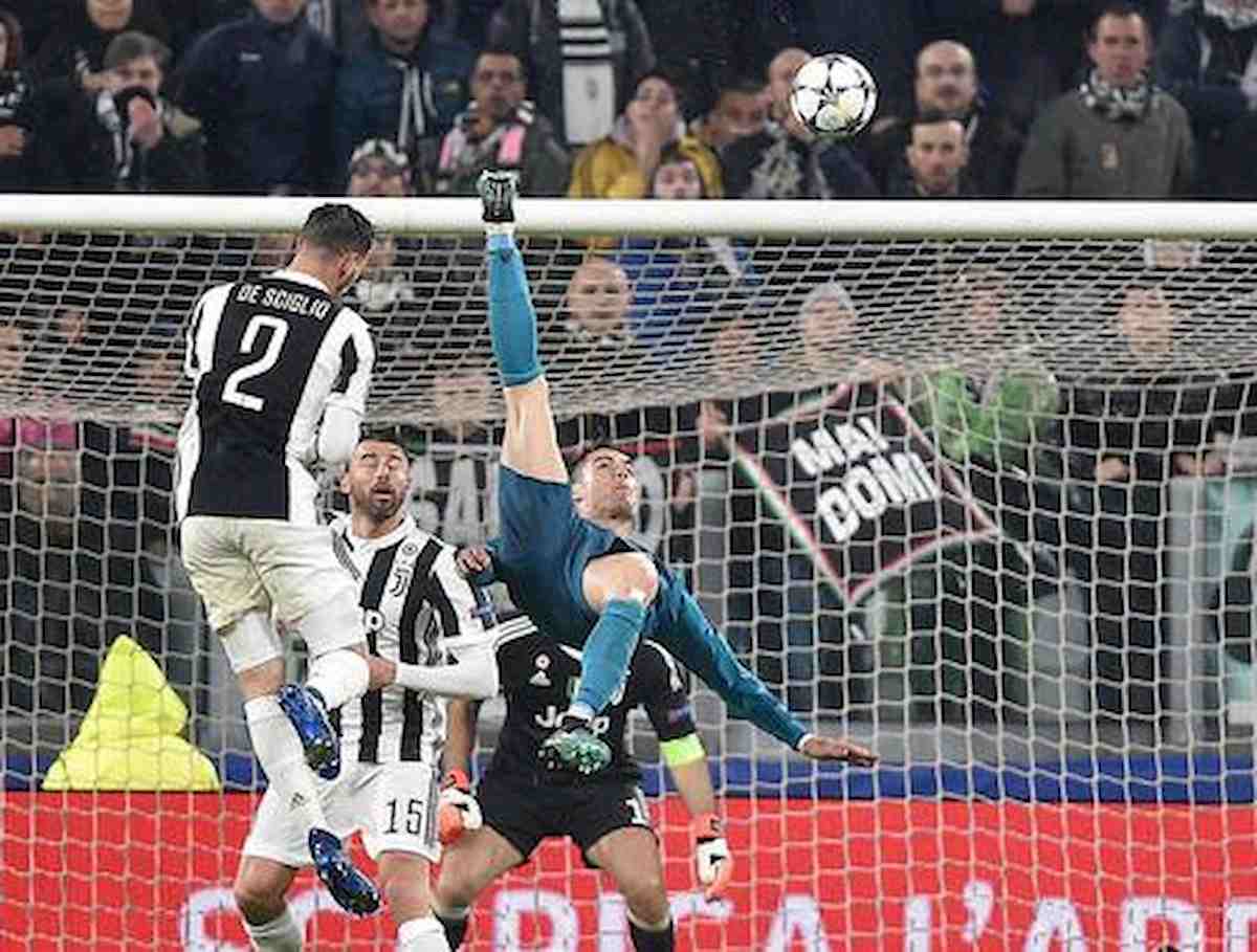 Cristiano Ronaldo gol rovesciata Juventus meglio di fare...