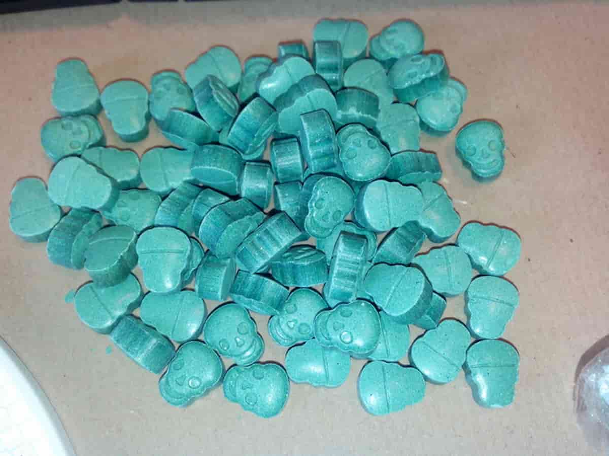 Austria: due anziani ordinano vestiti online, arriva un pacco con 25mila pasticche di ecstasy
