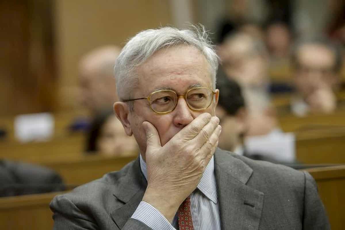 Tassa sul contante, idea di Confindustria: secondo Tremonti "favorisce il nero e penalizza gli anziani"