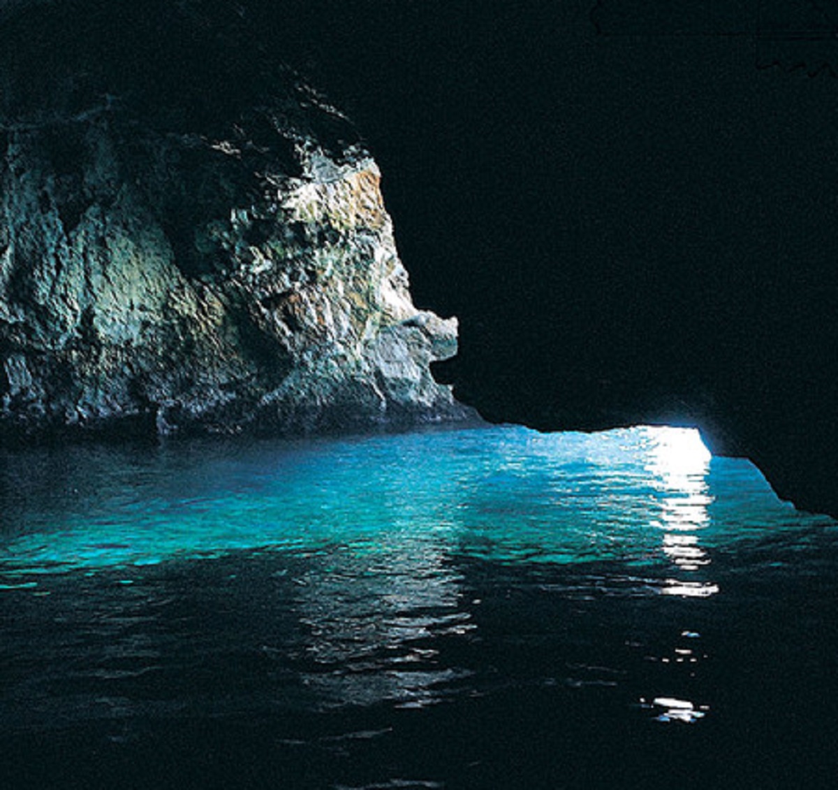 Grotta Azzurra, Ansa