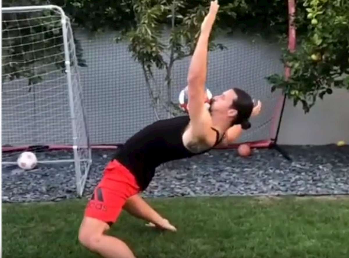 Ibrahimovic come Keanu Reeves