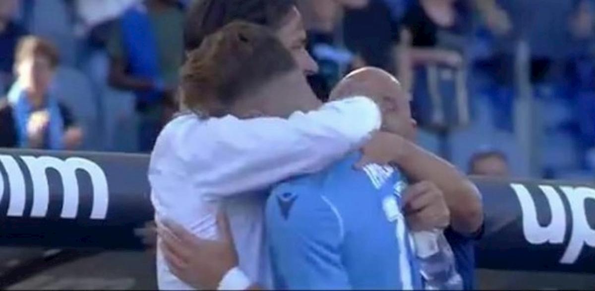 Immobile Inzaghi abbraccio Lazio Genoa pace attaccante allenatore