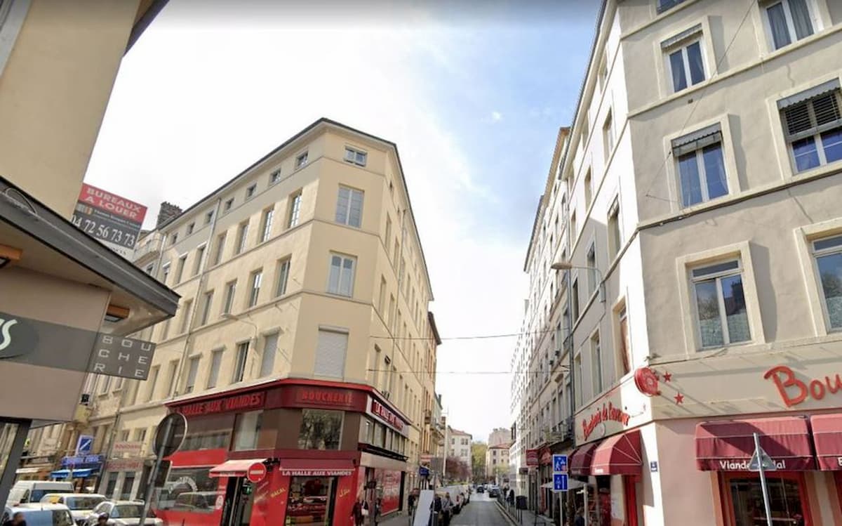 La zona della sparatoria a Lione