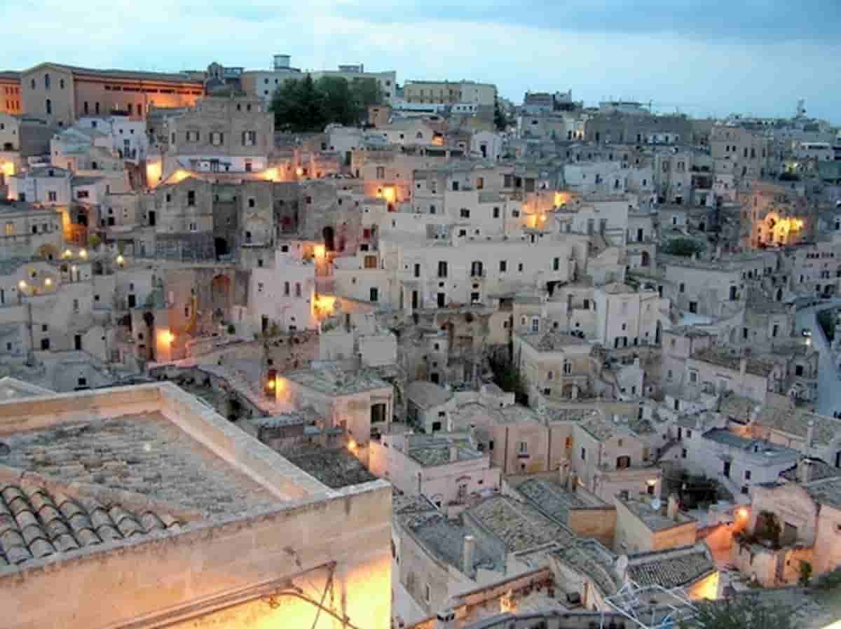 Matera, esempio di Sud Italia che rinasce sfruttando solo la bellezza artitstica