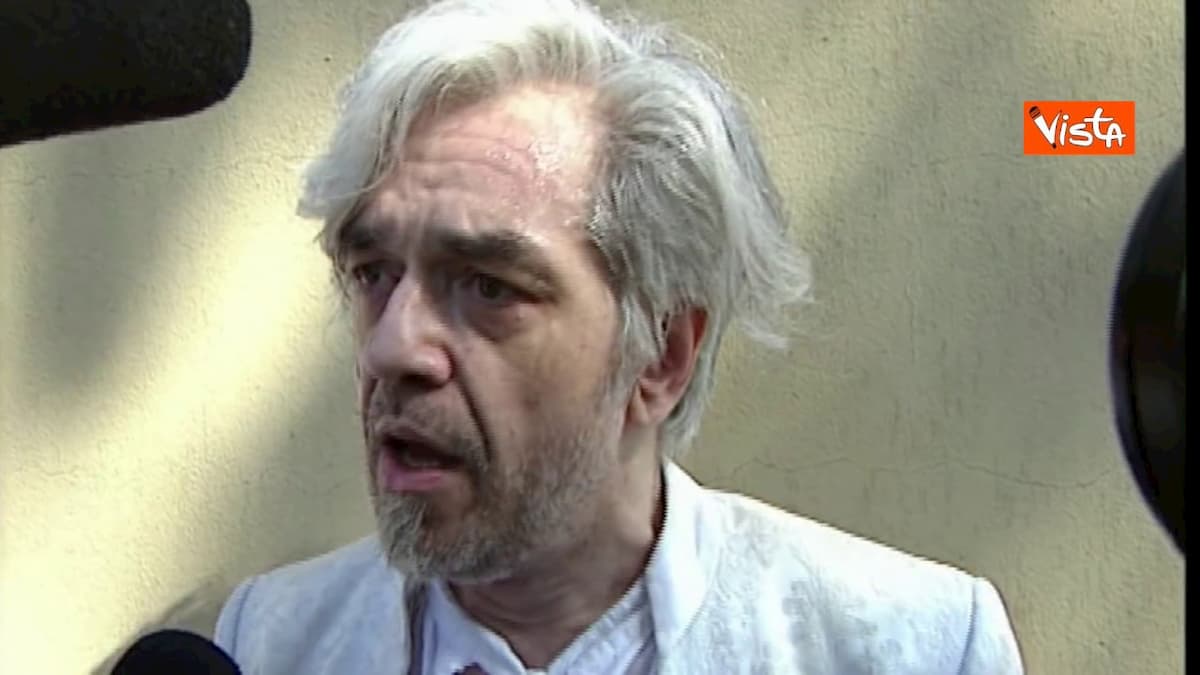 Morgan: "Vivo in uno sgabuzzino pieno di insetti a China town a Milano"