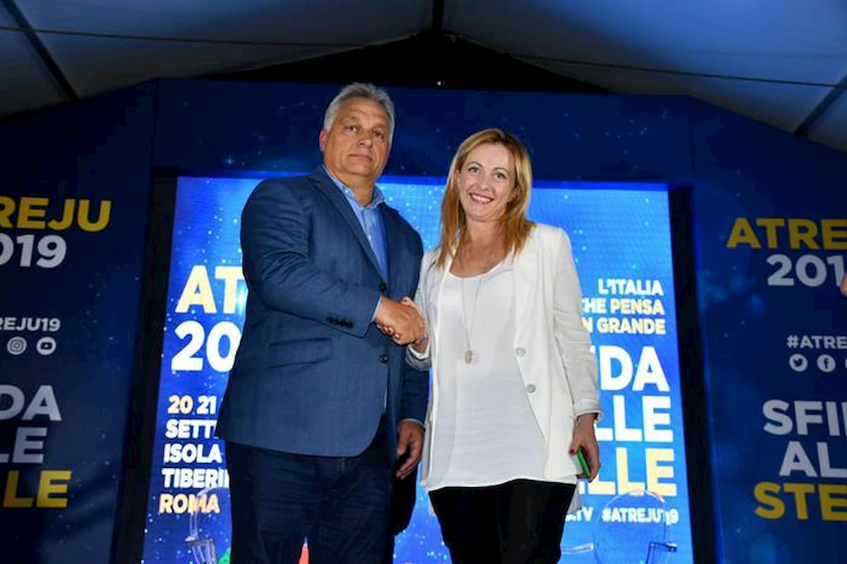 Viktor Orban con Giorgia Meloni