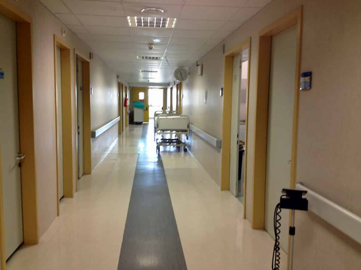 Vimercate ospedale: pazienti con stesso cognome per sacca di sangue, trasfusione mortale.