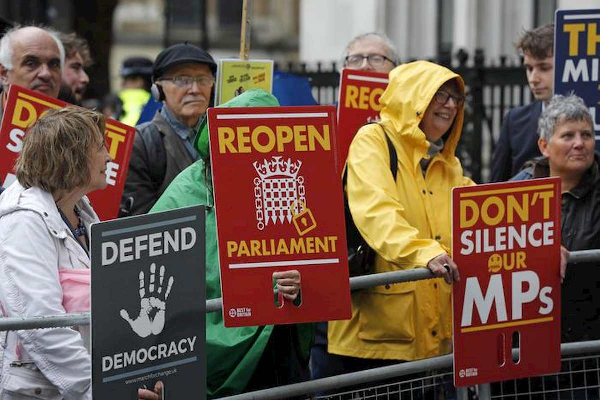 Corte Suprema britannica boccia stop Parlamento