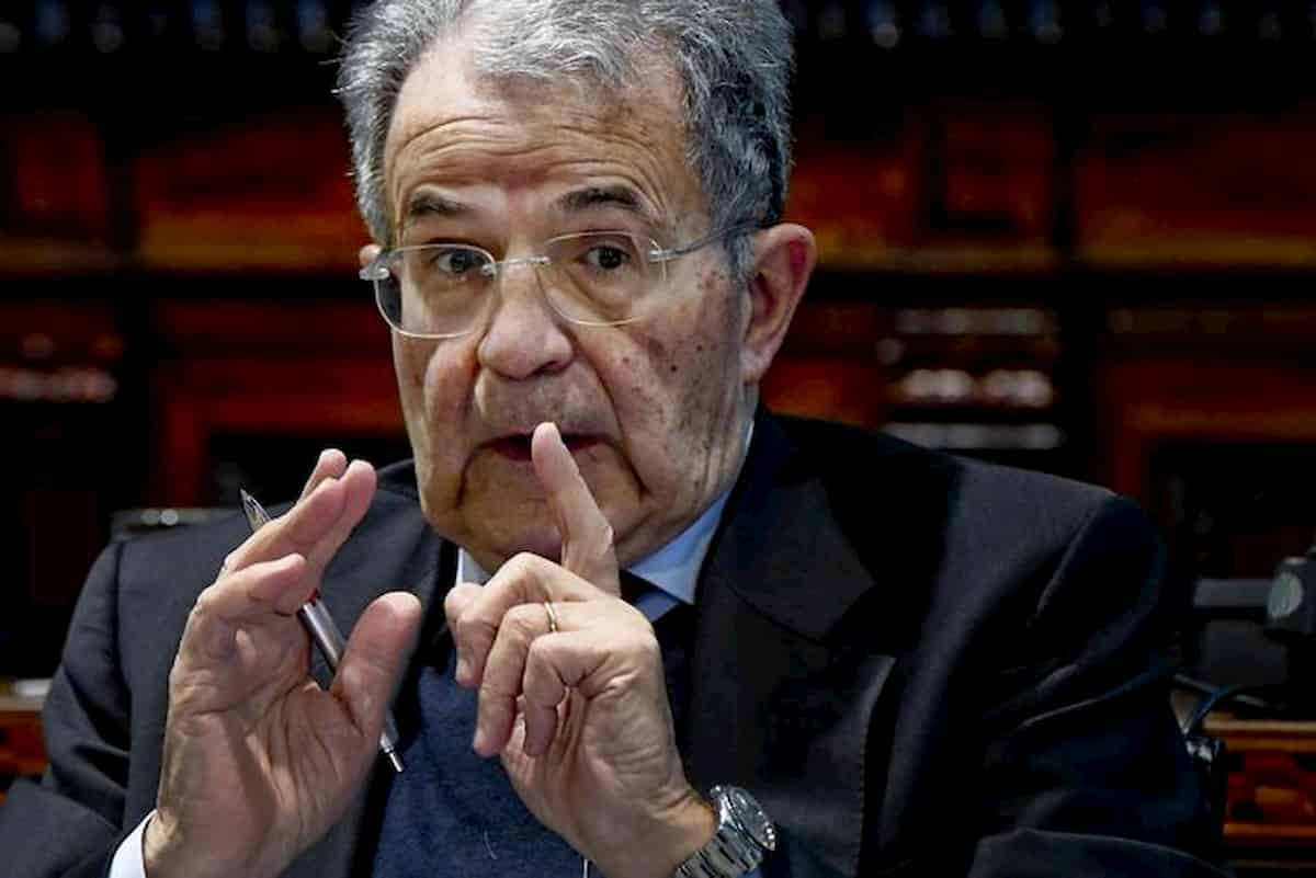 Romano Prodi già vede la fine di Renzi: "Italia Viva come lo yogurt, ha scadenza breve"