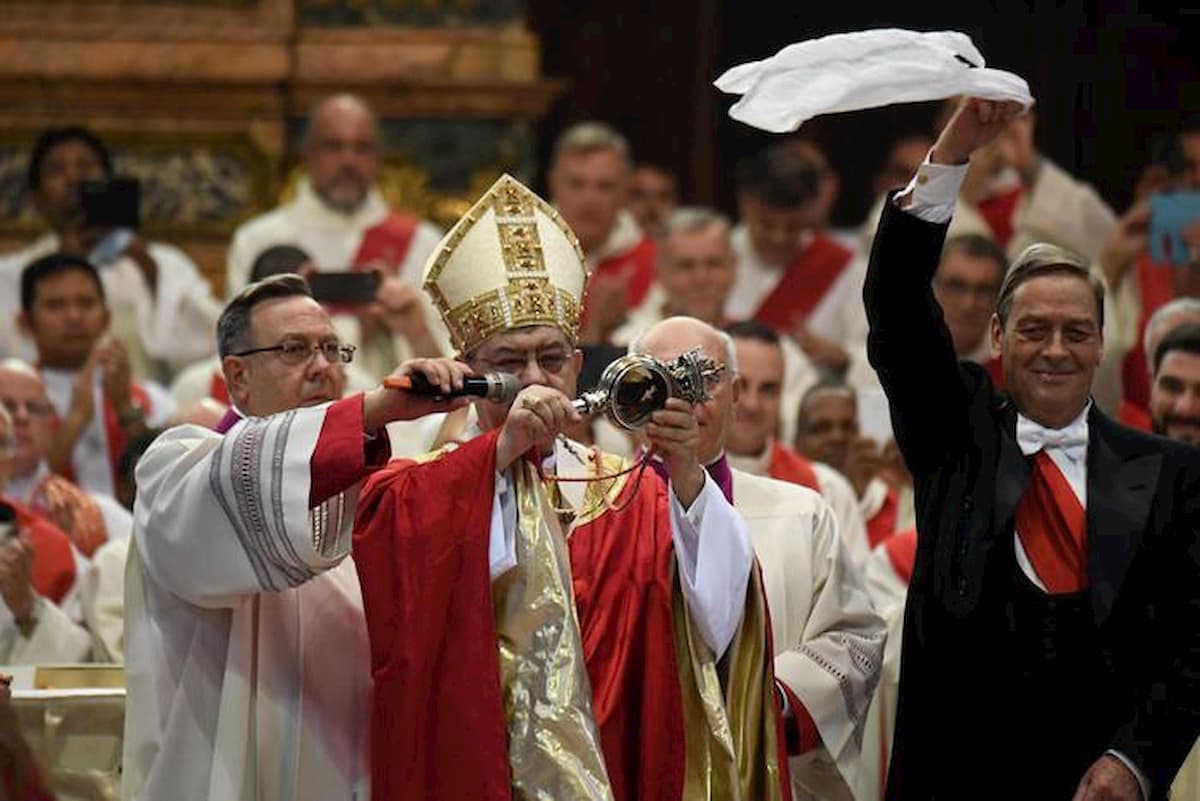 Crescenzio Sepe, il cardinale positivo al coronavirus ora è isolamento. Tra dieci giorni il nuovo tampone