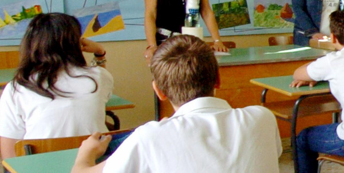 Modena, pugno nello stomaco al prof: denunciato studente di 17 anni