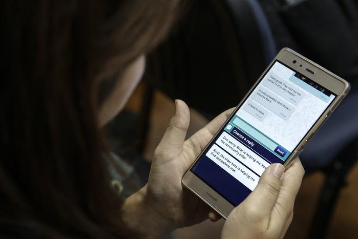 Kazakistan ragazzina uccisa smartphone