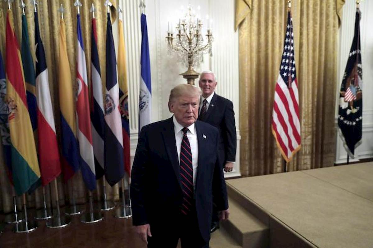 Trump, "voglio incontrare la talpa"