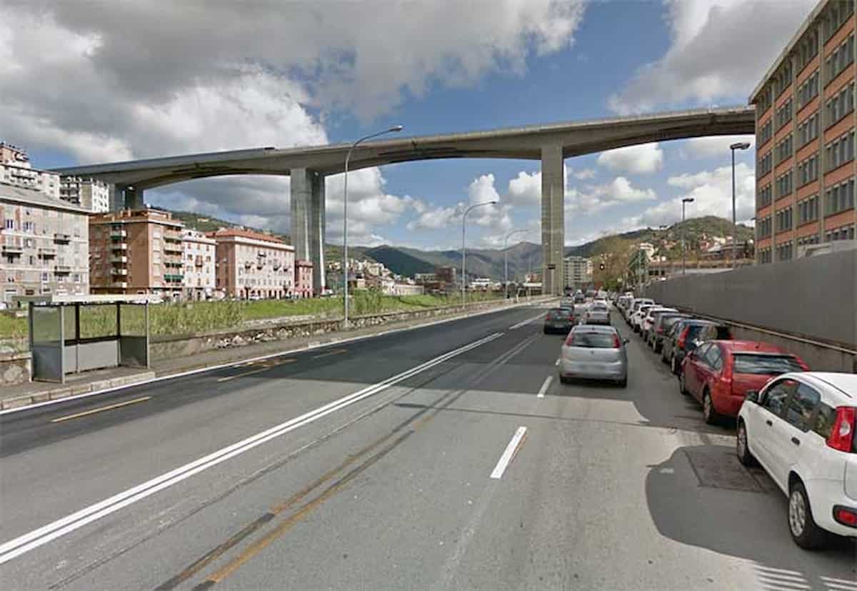 Viadotto Bisagno, caduta di calcinacci. Autostrade: "E' pezzo di un pluviale"