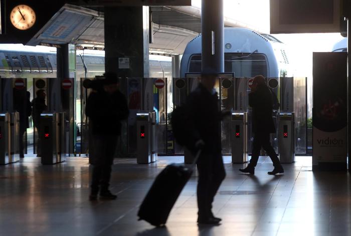 Francia, muore d'infarto dopo un rapporto in viaggio d'affari. Azienda deve risarcire famiglia