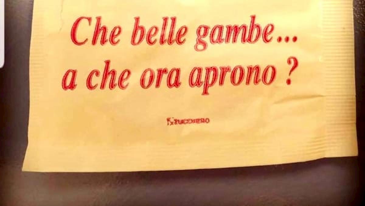 Taranto, la bustina di zucchero fa indignare il web: "Belle gambe, a che ora aprono?"