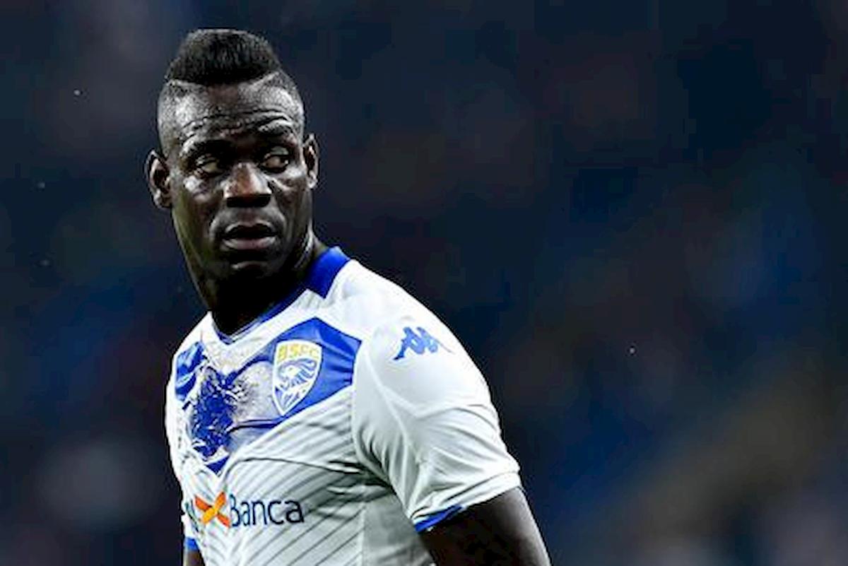 Balotelli dito medio tifosi Inter Brescia