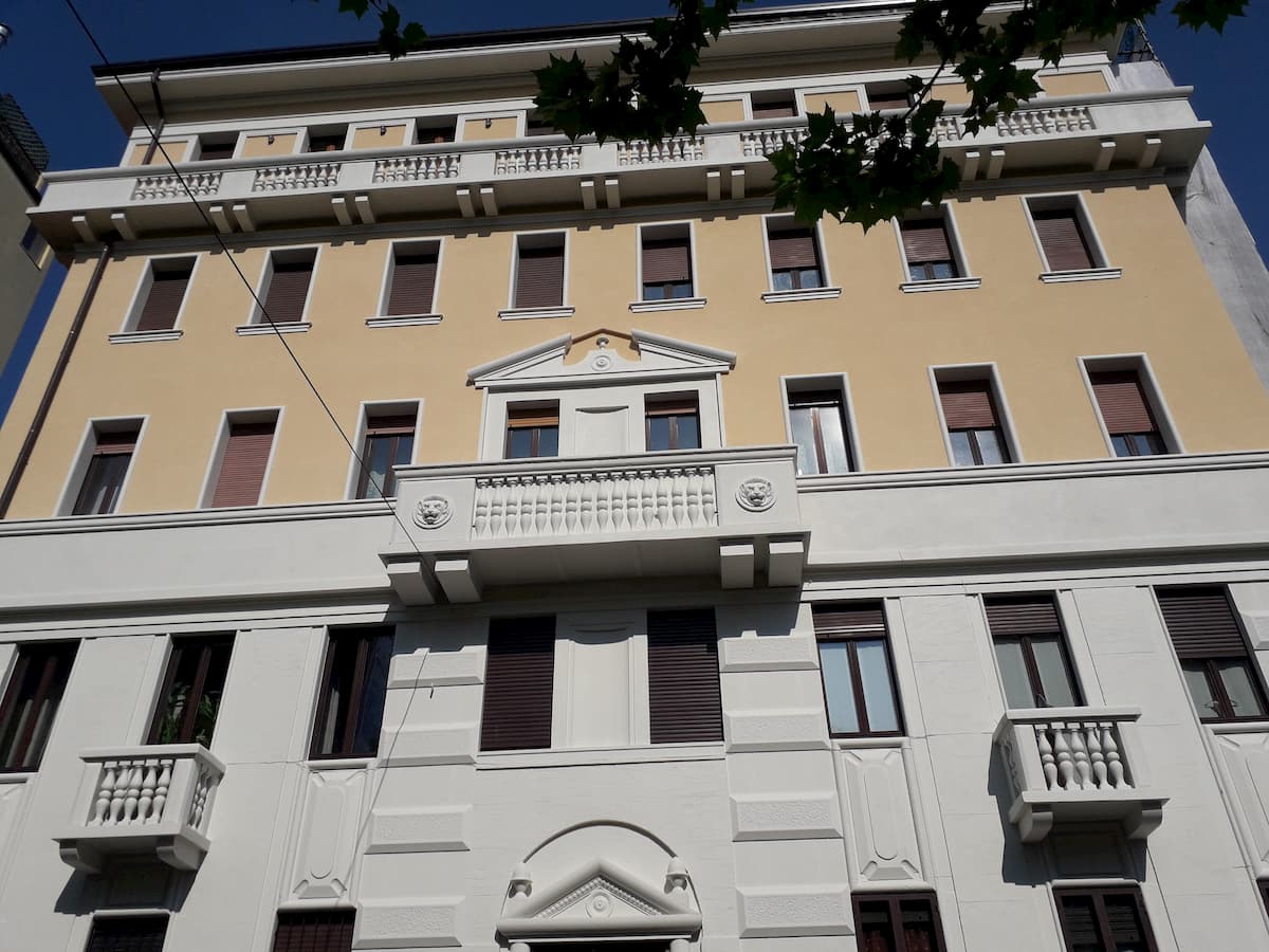 Il condominio riqualificato di viale Murillo 10 a Milano