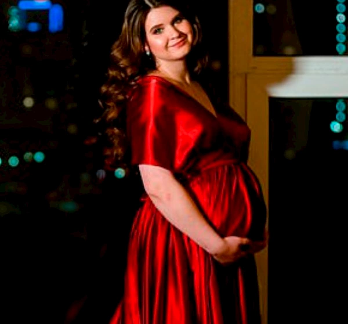 Russia, ostetrica a processo: ha tirato così forte il cordone ombelicale da invertire l'utero e provocare la morte della partoriente