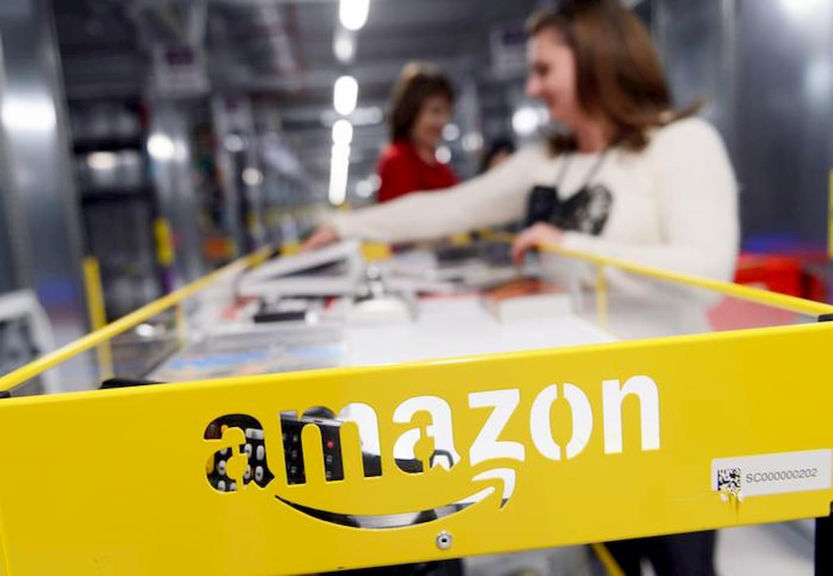 Trimestrale Amazon, utili in calo