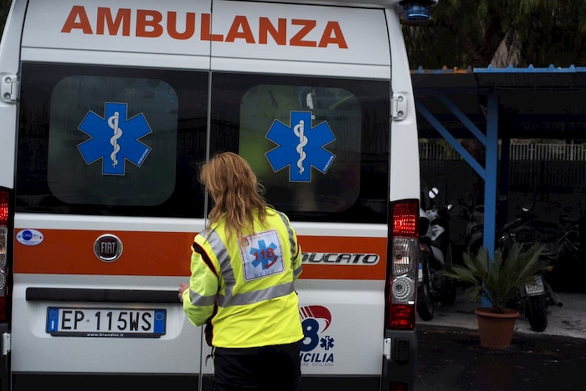 Milano, incidente sulla tangenziale est tra due auto e un camion: due morti