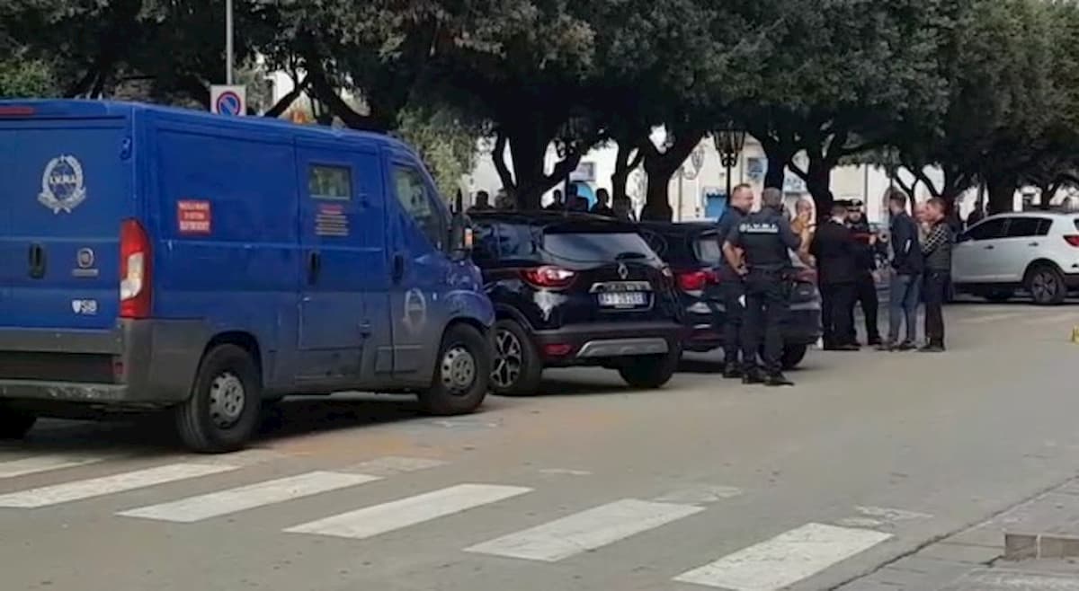 Orta Nova, banditi assaltano banca Unicredit: ferita una vigilante