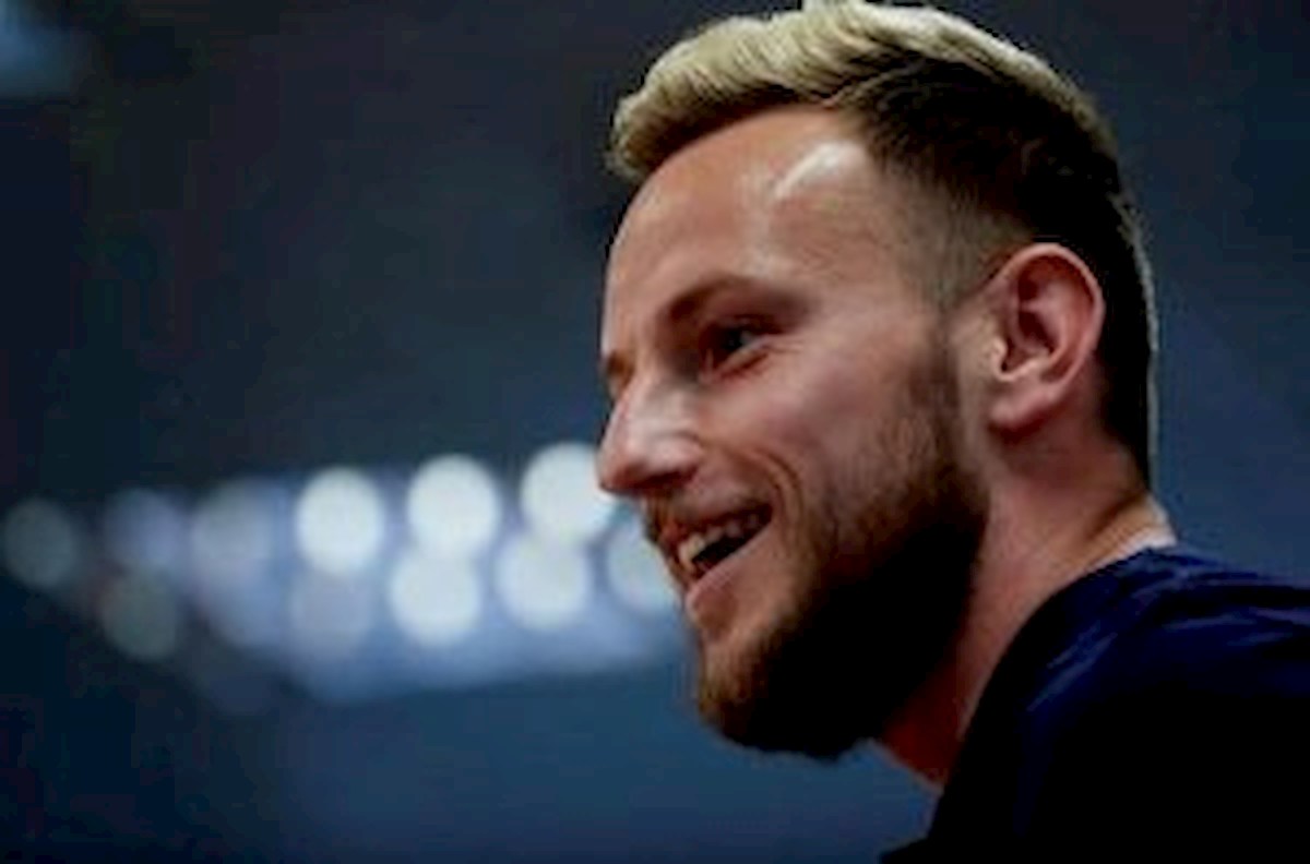 Calciomercato Juventus Rakitic Cristiano Ronaldo lo ha chiamato al telefono