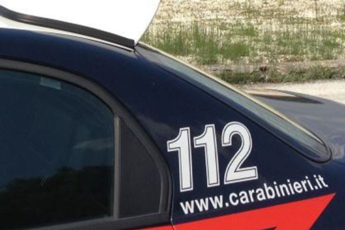 Una volante dei carabinieri, Ansa