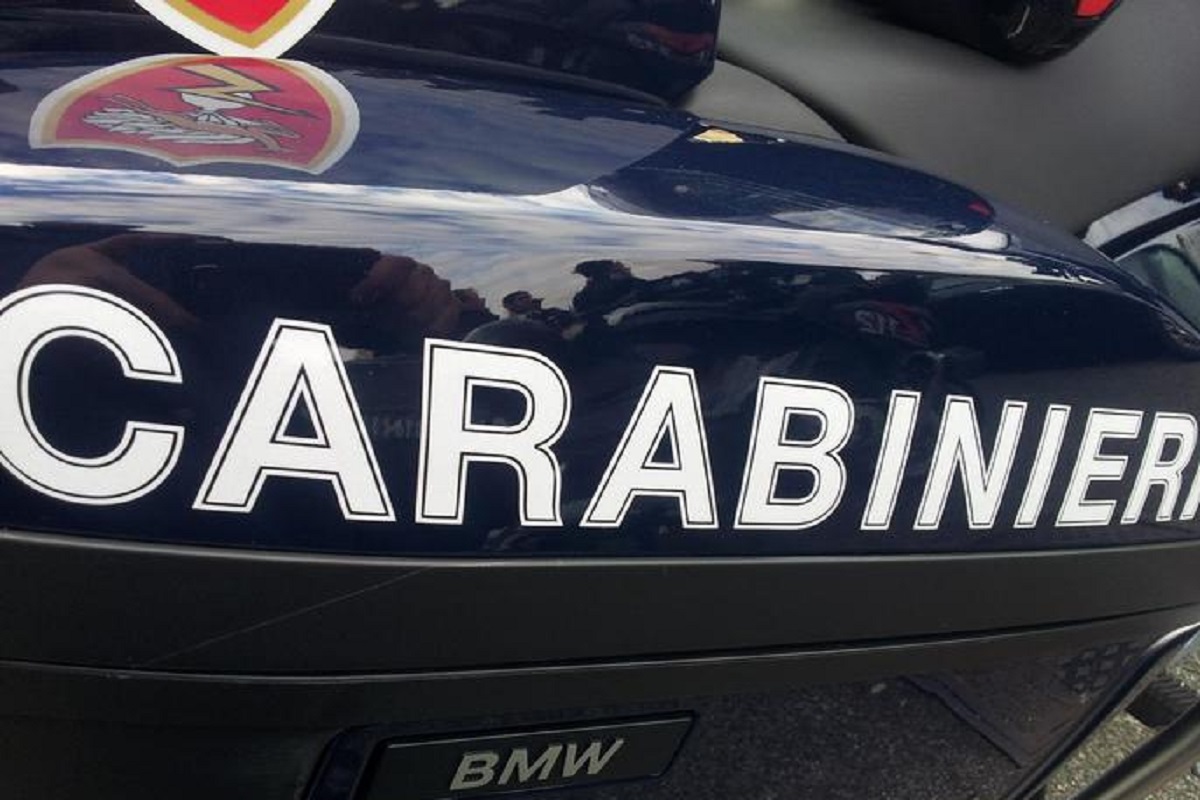 Una volante dei carabinieri, Ansa