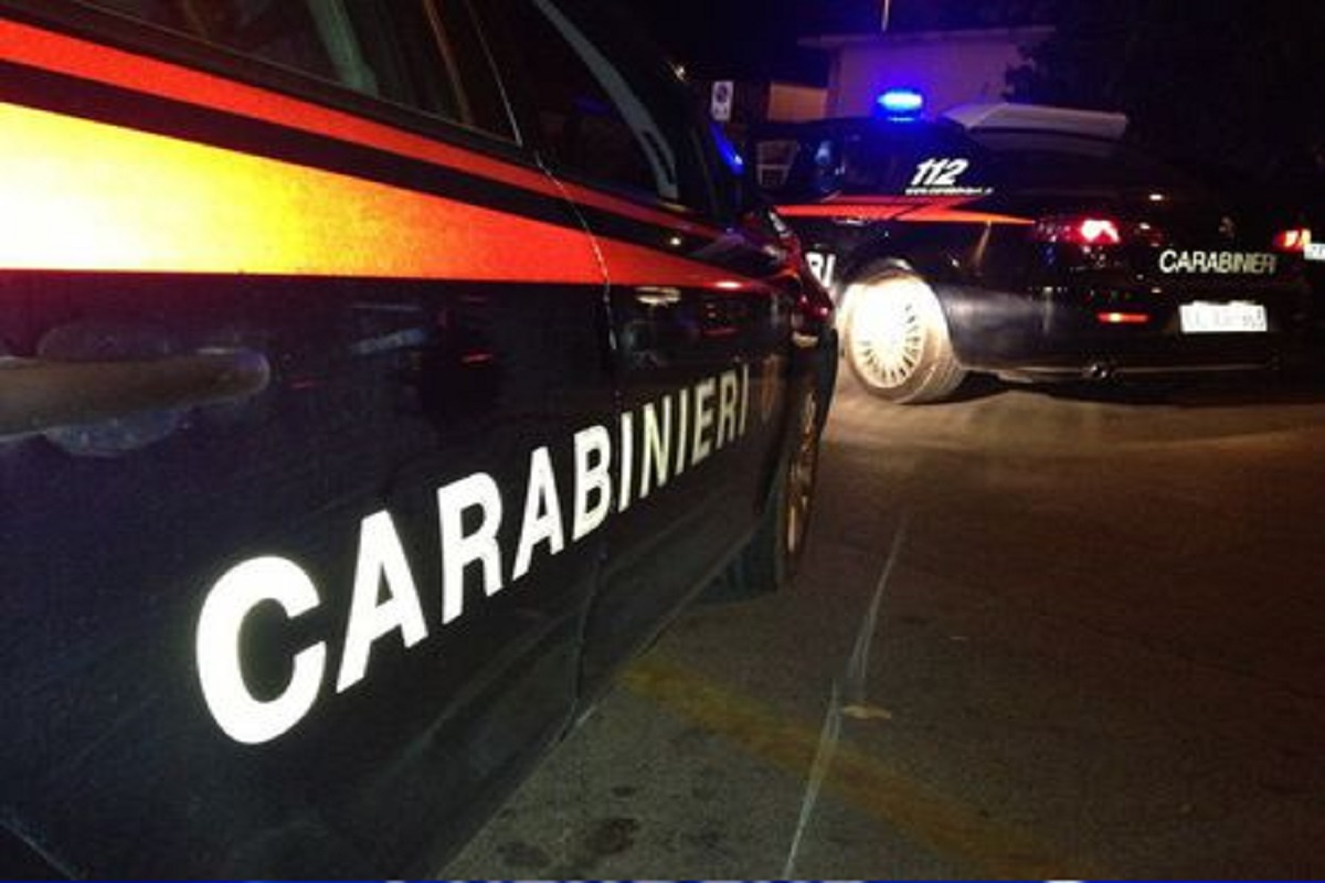 Una volante dei carabinieri, Ansa