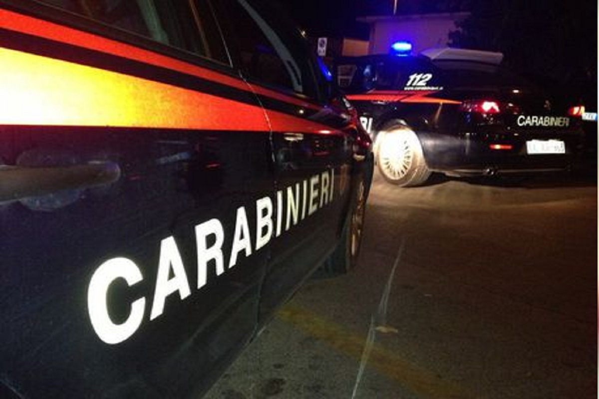 Una volante dei carabinieri, Ansa