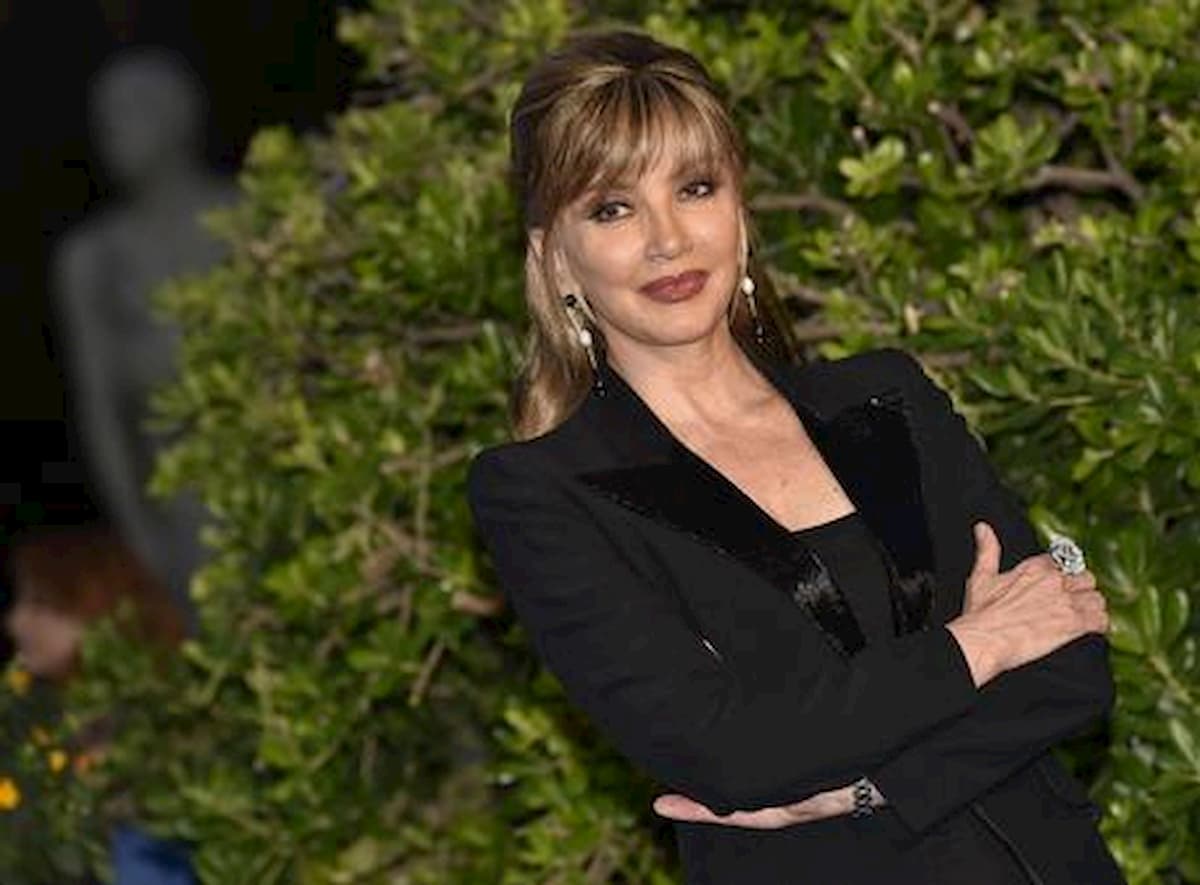 Cantante Mascherato, focolaio tra i ballerini: Milly Carlucci prende rinforzi Ballando con le Stelle