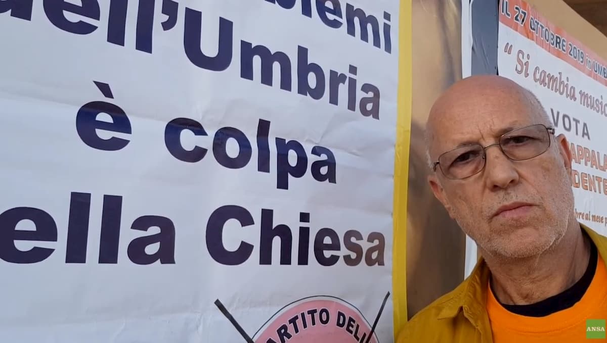 Giuseppe Cirillo: "Ho avuto un rapporto con una suora, il video è online"