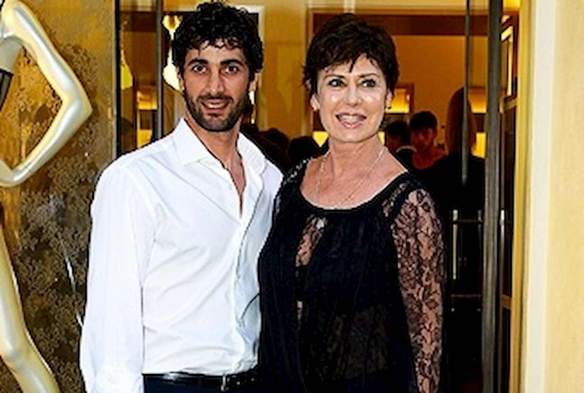 Pomeriggio 5, Angelo Costabile: "Dopo Corinne Clery casto per due anni. Ora ho l'ormone in subbuglio"