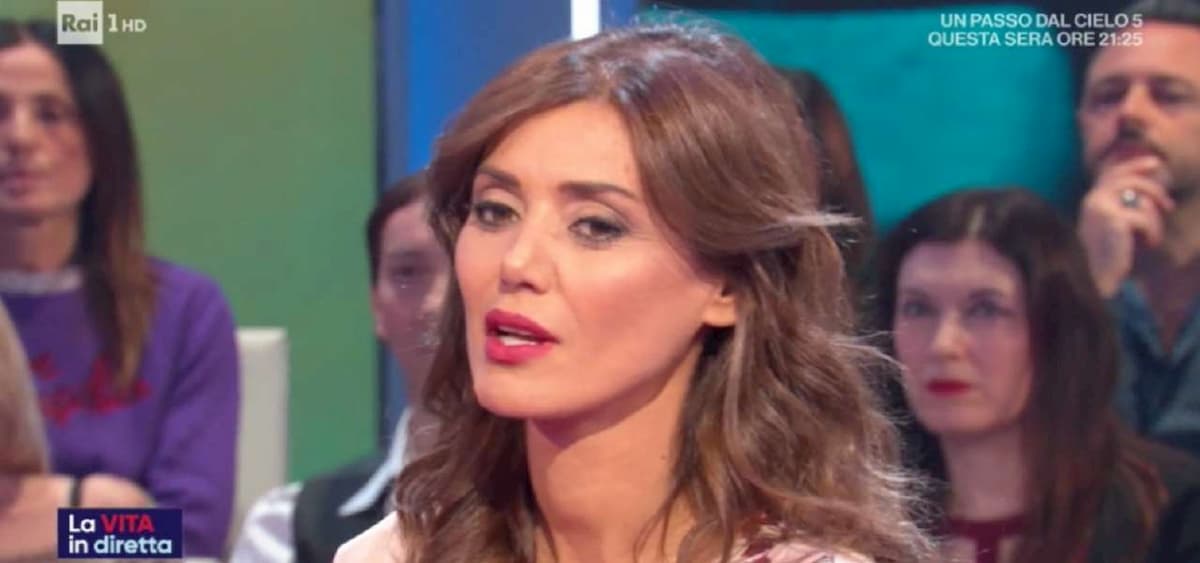La Vita in Diretta, Daniela Martani: "Insulti a Fedez e Chiara Ferragni? Lei promuove la violenza sugli animali"