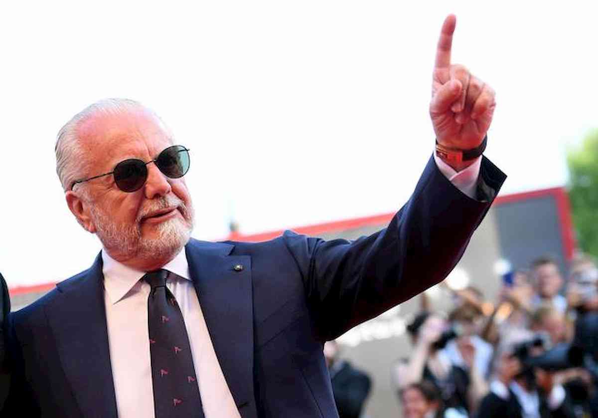 Napoli De Laurentiis furioso Nicchi Rizzoli attori calcio malato Ancelotti vada all'estero