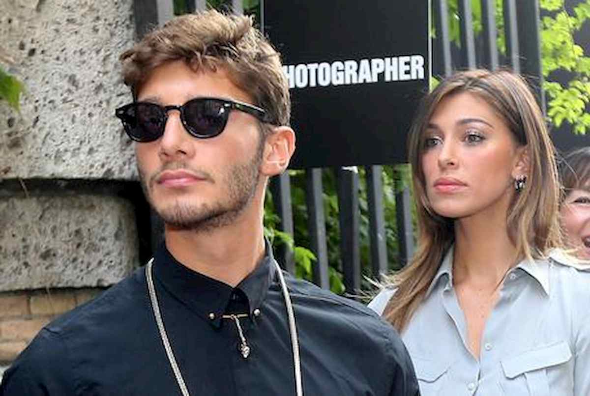 Stefano De Martino a Sanremo senza Belen? Il gossip: "Condurrà il Dopo Festival con un'altra mora"